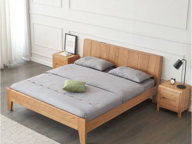 Giường ngủ gỗ sồi tự nhiên chất lượng cao GB-9046